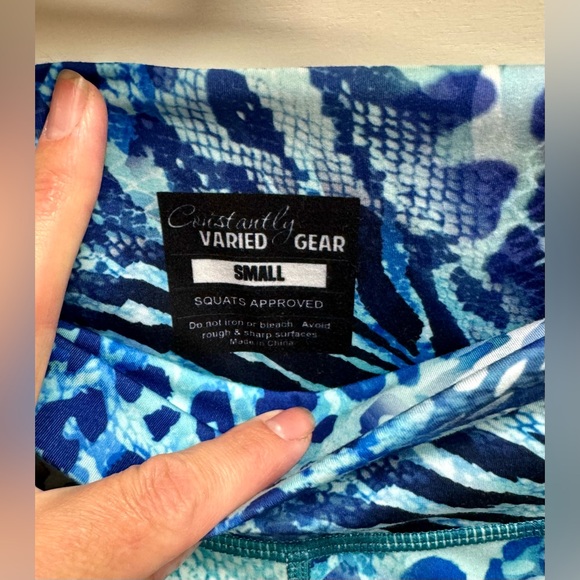 NWOT Constantly Varied Gear 2.5 inch shorts - Picture 2 of 4